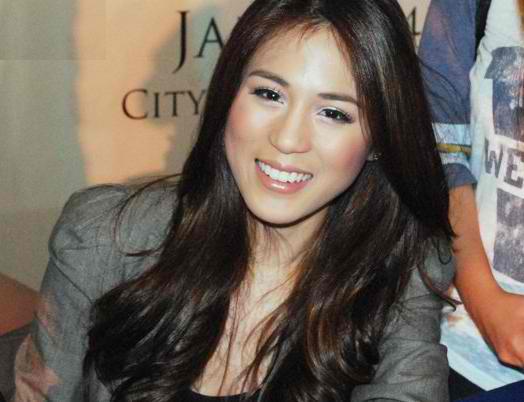 Toni Gonzaga’s absence at ‘the buzz’ triggers rumors that she’s engaged