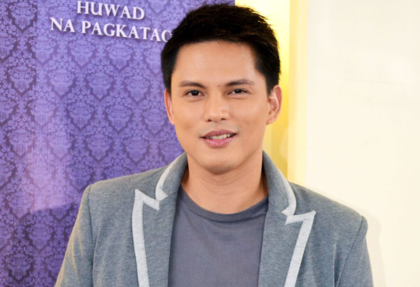 “As much as possible, I don’t want Carmina to be kissed by other men. I still get hurt even if it has no malice or it’s purely just for work.” – Zoren Legaspi
