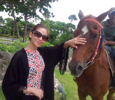 Sarah Geronimo seen in Balesin Island wearing boyfriend’s t-shirt
