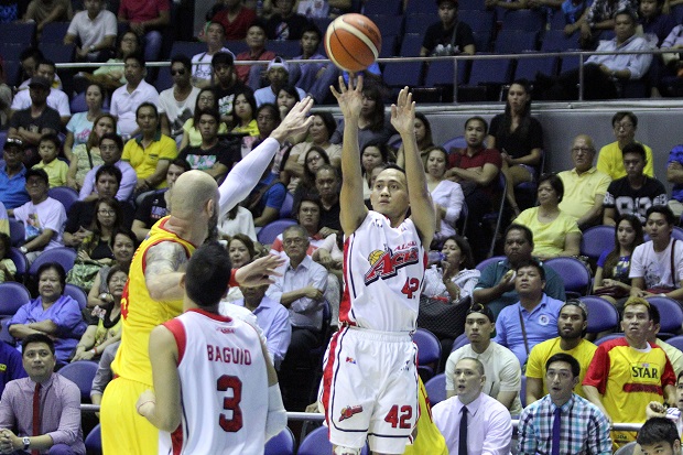 Alaska Scores Ace Victory Over Purefoods Star Hotshots