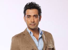 Raymond Bagatsing transforms into a National Artist in “Dahlin’ Nick”