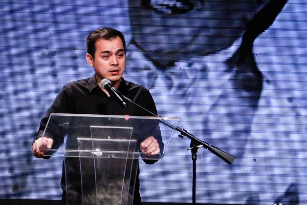 Manila Vice Mayor Isko Moreno bids his mentor goodbye