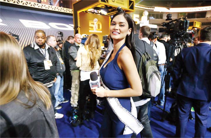 Miss Universe 2015 Pia Alonzo Wurtzbach graces Super Bowl 50 as correspondent