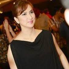 Ayen Munji-Laurel relates to a musician’s passion in “Born for You”