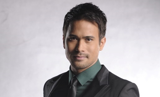 Sam Milby shares onscreen chemistry with Julia in “Doble Kara”