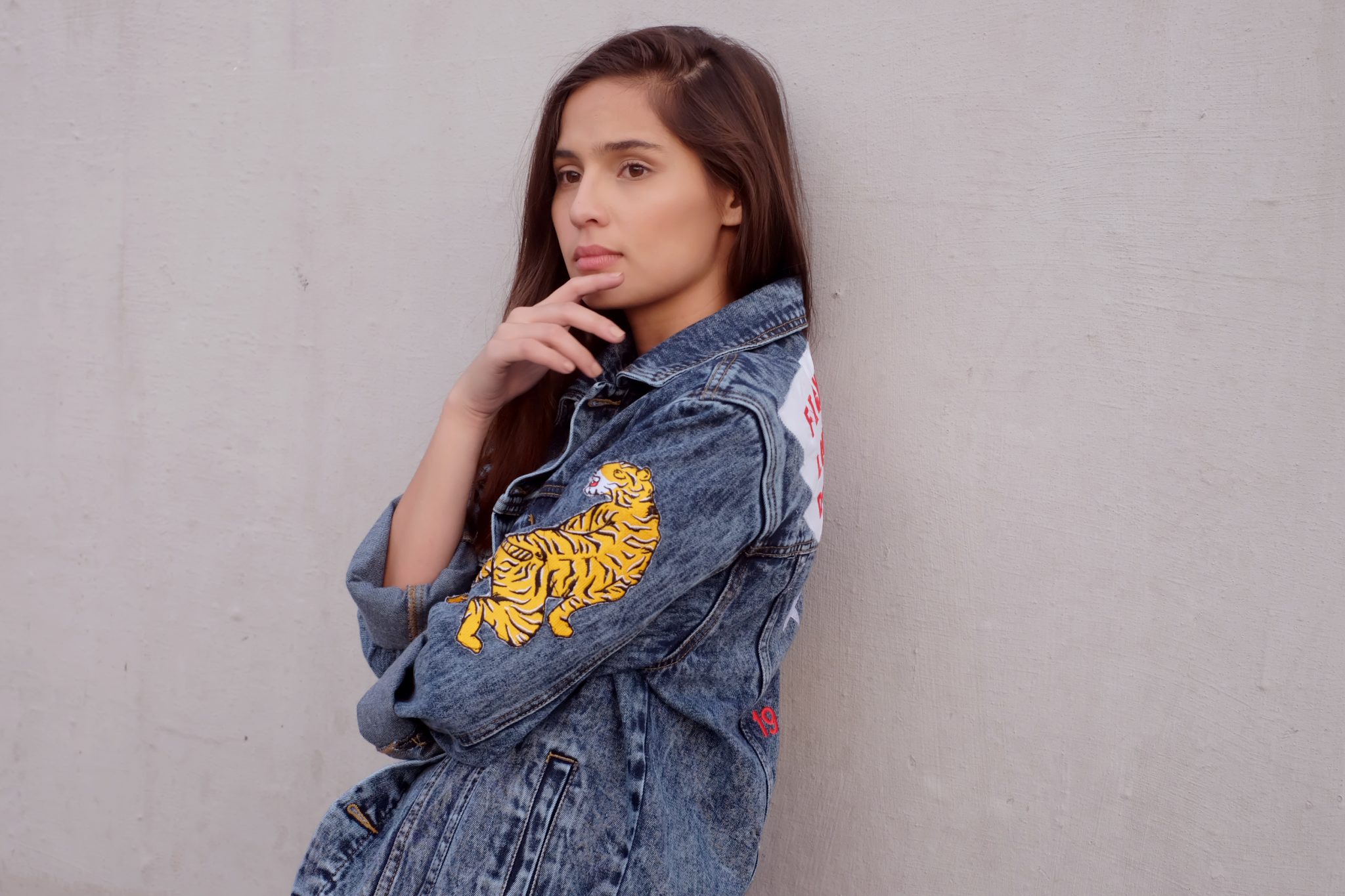 Jasmine Curtis-Smith does her first controversial screen kiss in “Baka Bukas”