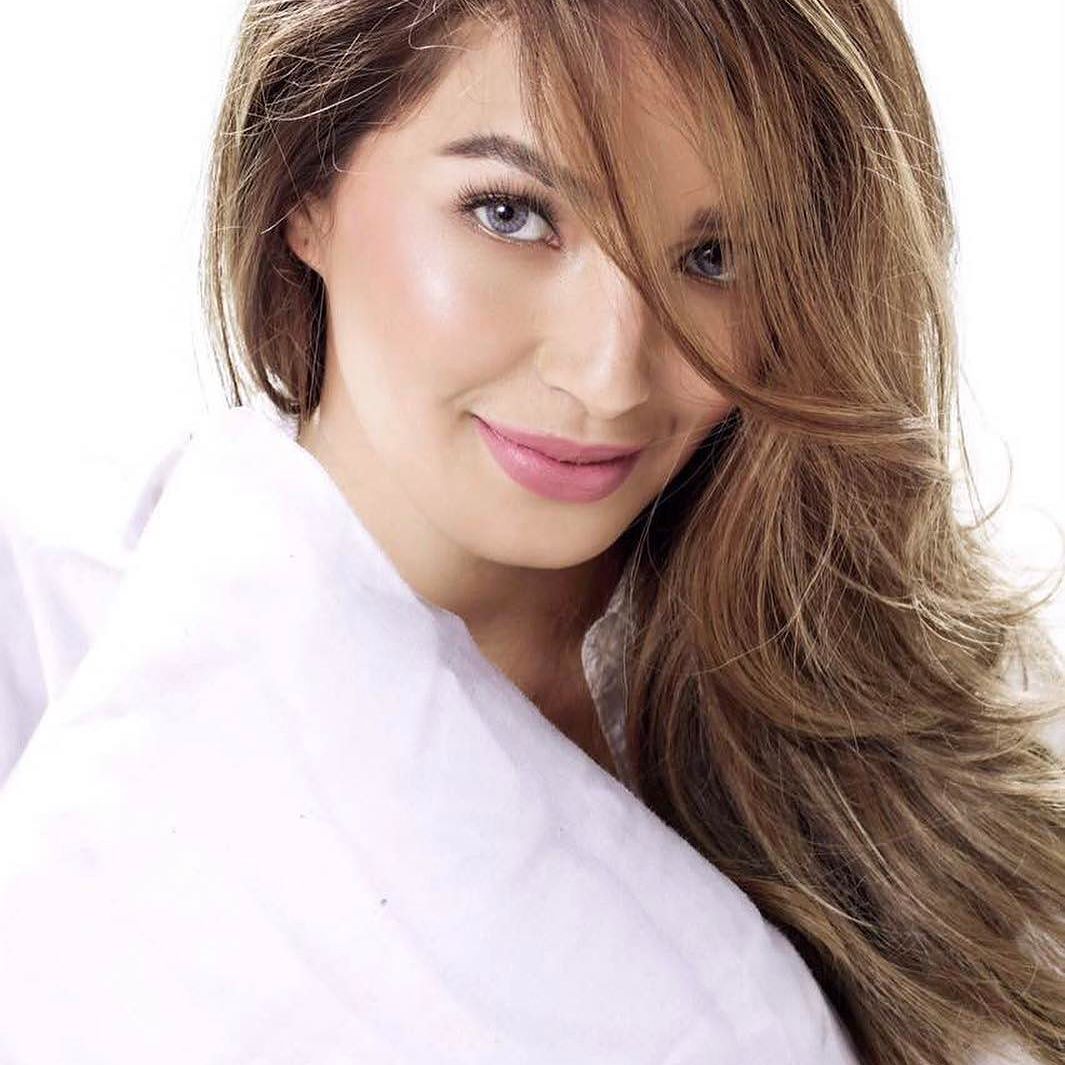Sarah Lahbati expresses own concept of beauty; voices out her disagreement with husband’s tax case