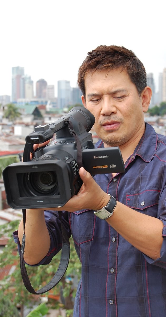 Multi-awarded director Brillante Mendoza share thoughts on SONA, his TV series and new protégé