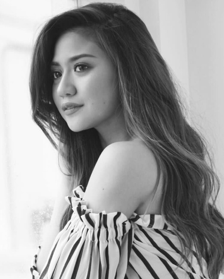 All eyes on Morissette