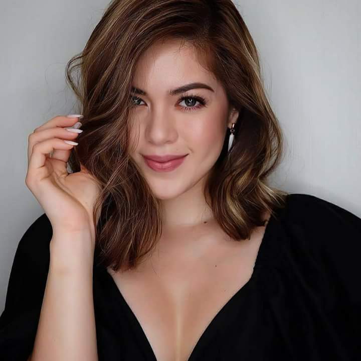 Shaina is single, no time to get married?