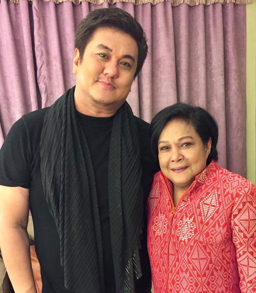 Jojo Mendrez asks Nora Aunor to dance at Resorts World