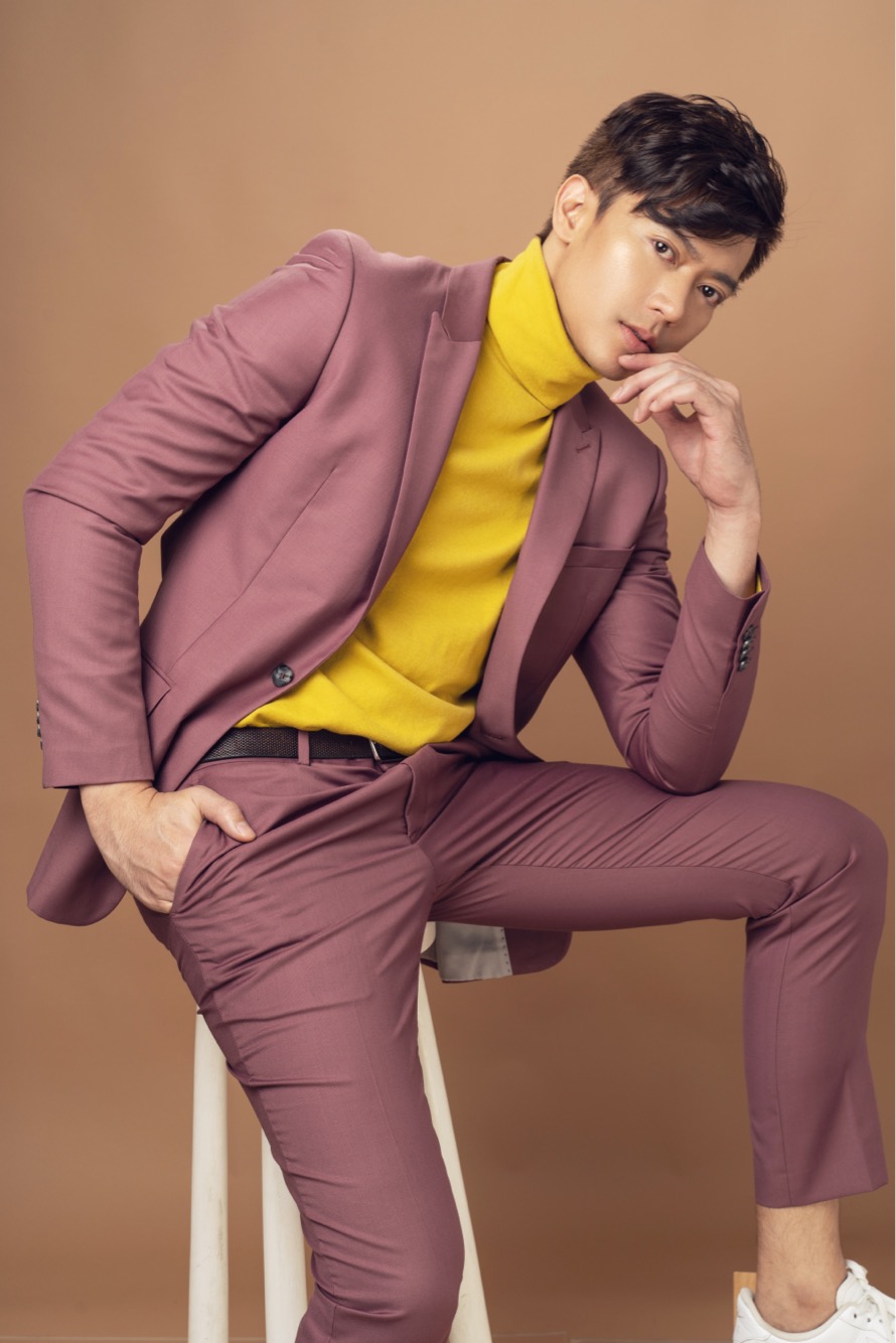 Ronnie Liang performs at Marriott Grand Countdown, stages major concert next year