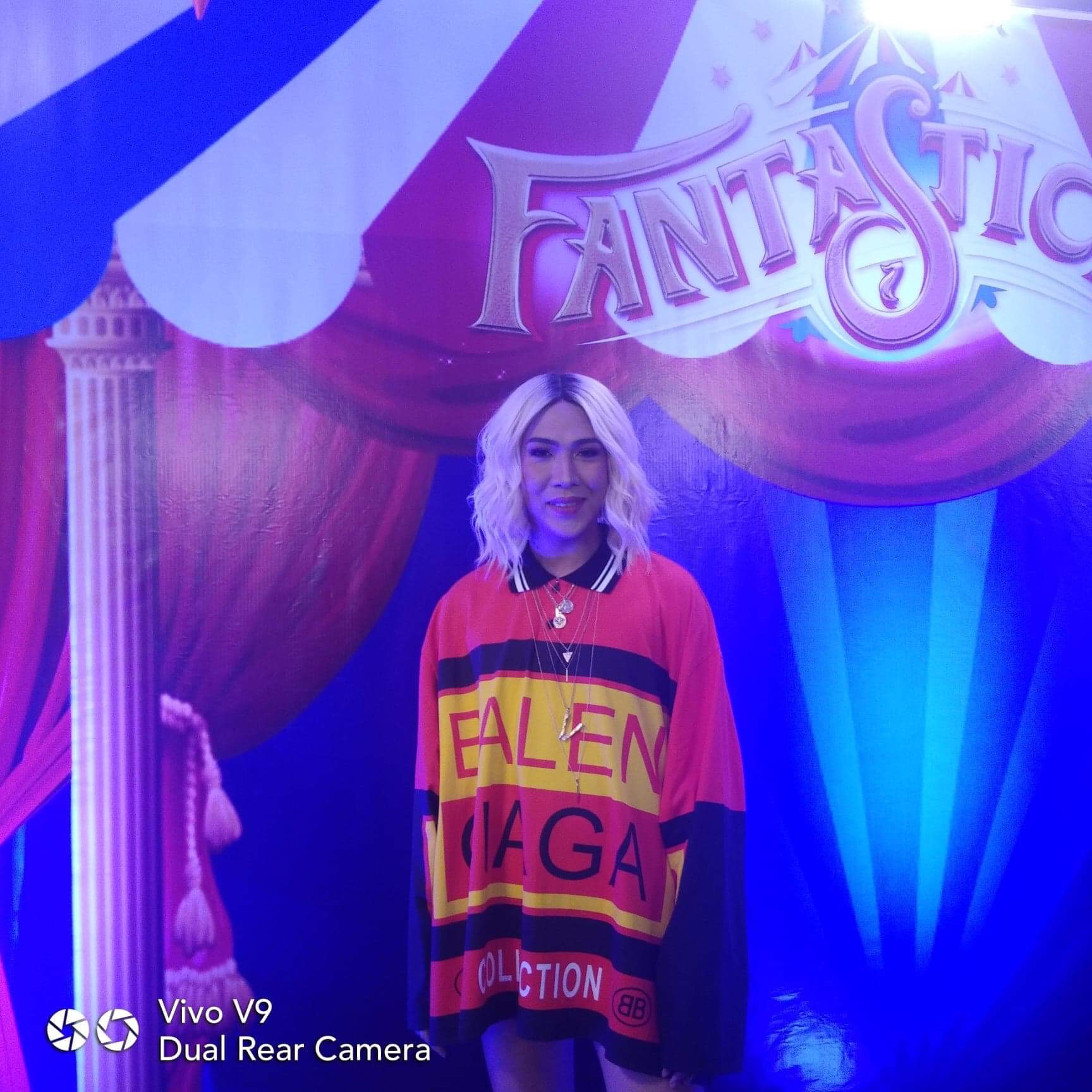 Vice Ganda honors Direk Wenn, admires leading men