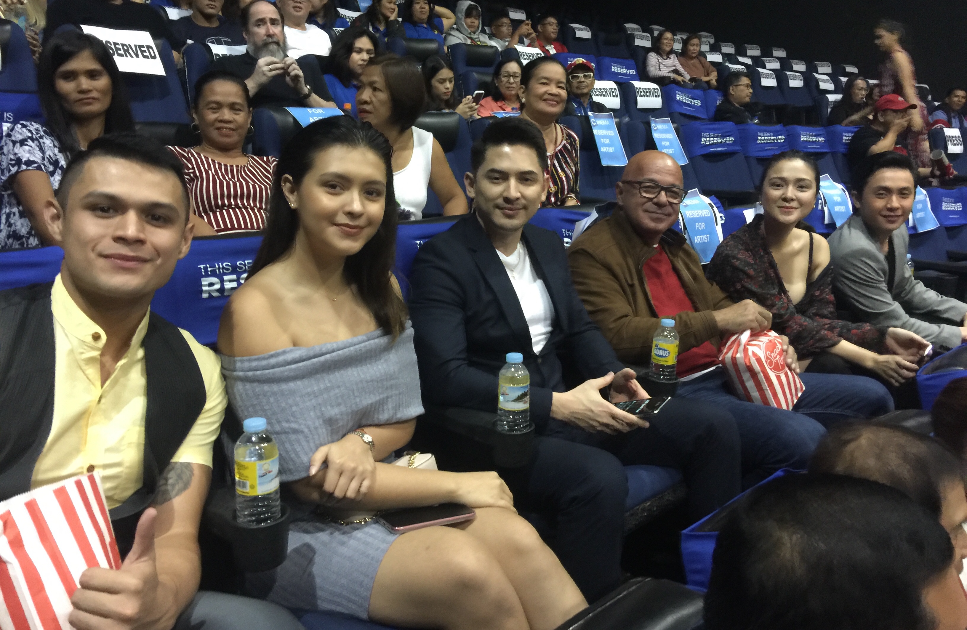‘Marineros’ holds successful premiere night