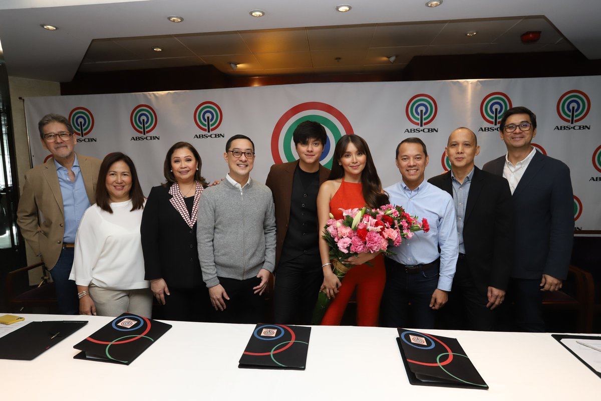 KathNiel renews ABS-CBN contract, announces Dreamscape project