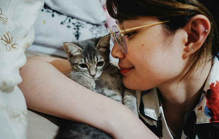 Thea Tolentino adopts new cat