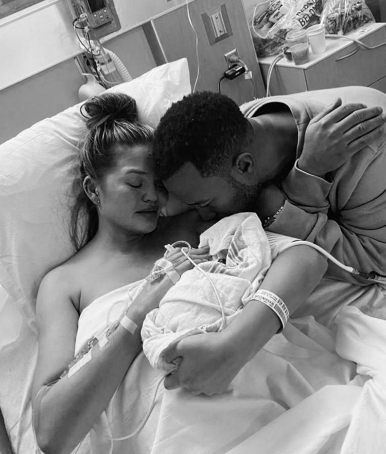 Chrissy Teigen, John Legend lose baby