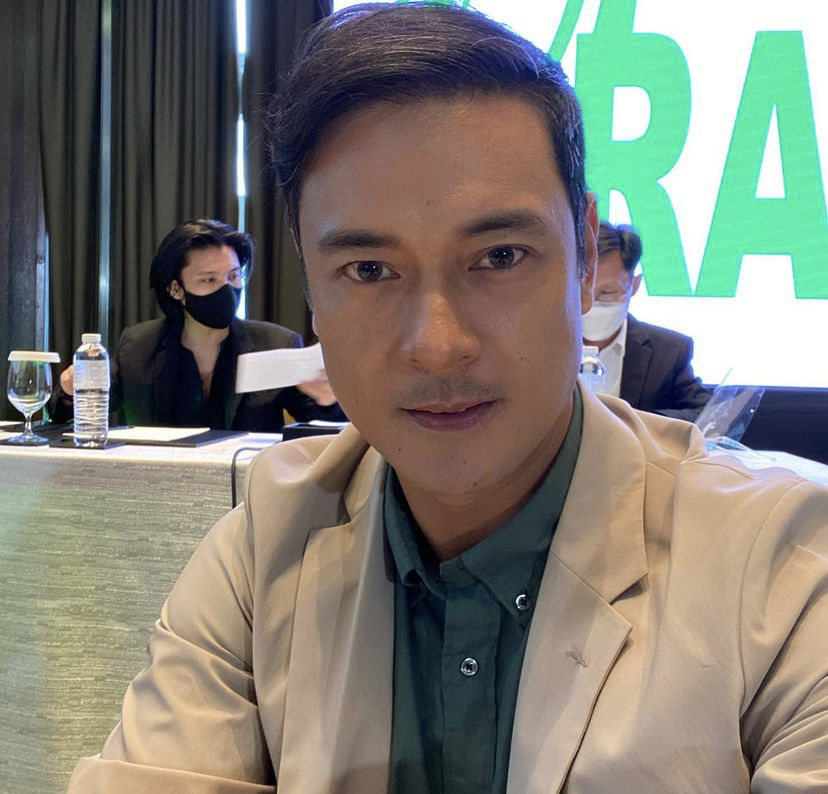 Allen wants to work with Nora, Vilma, Sharon