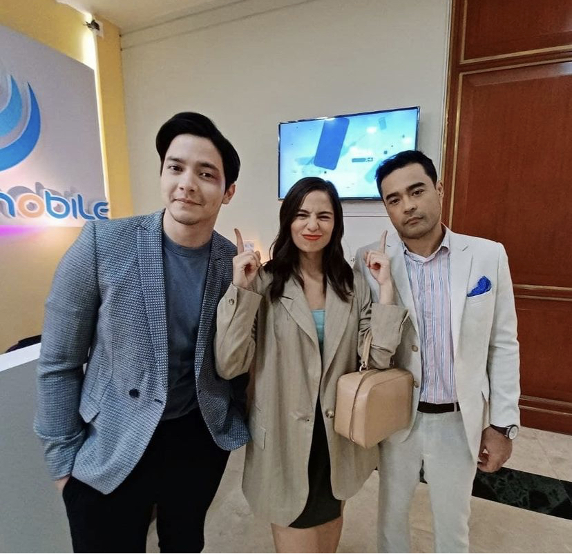 Alden, Jasmine on break